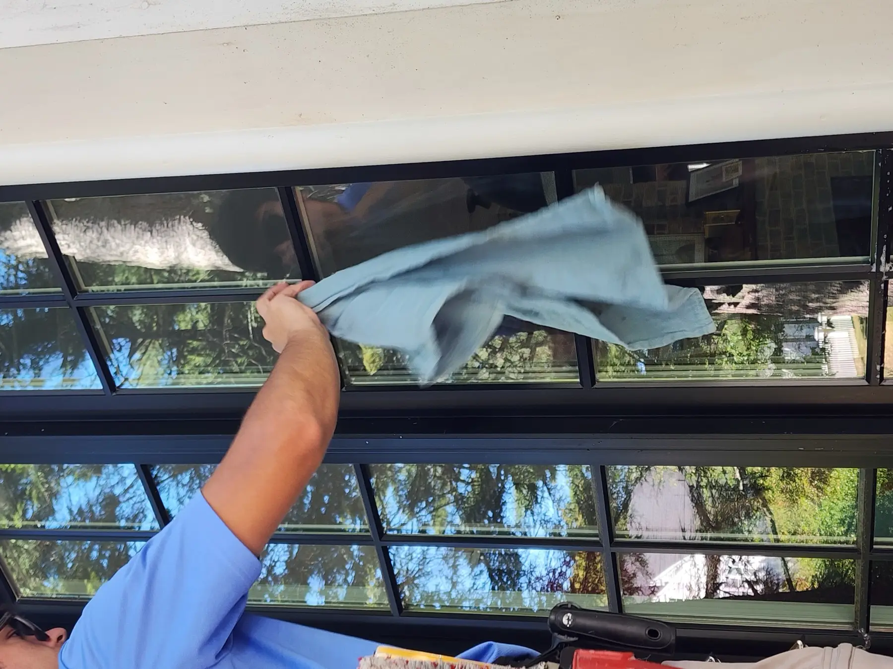 Detail wipe on upper window panes
