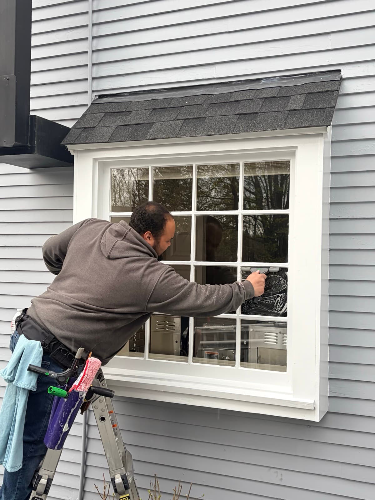 Professional window cleaning in Midcoast Maine — photo 26