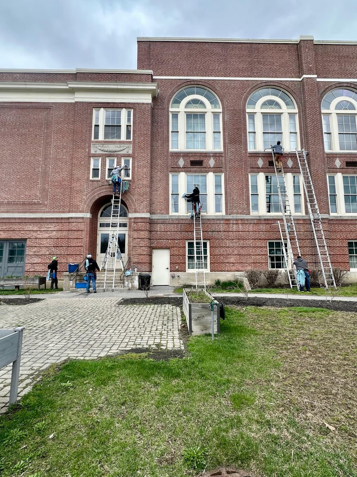 Professional window cleaning in Midcoast Maine — photo 38